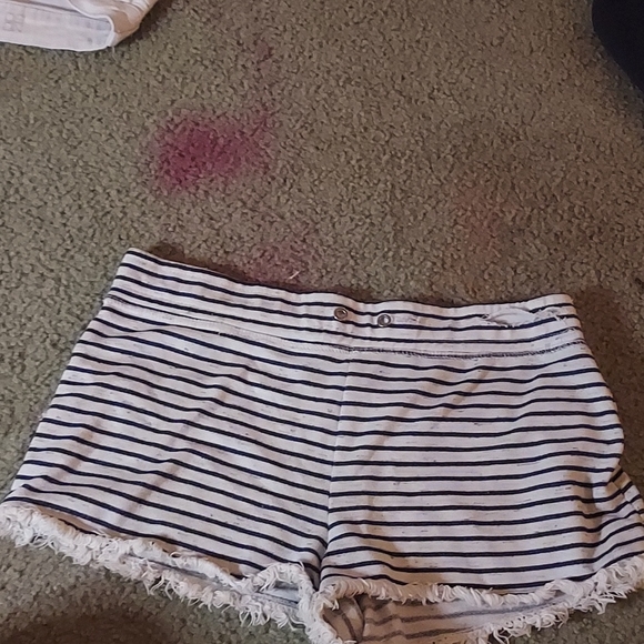 Shorts - Picture 1 of 2